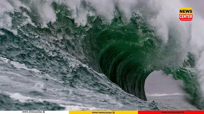 First tsunami waves reach Japan’s eastern coast